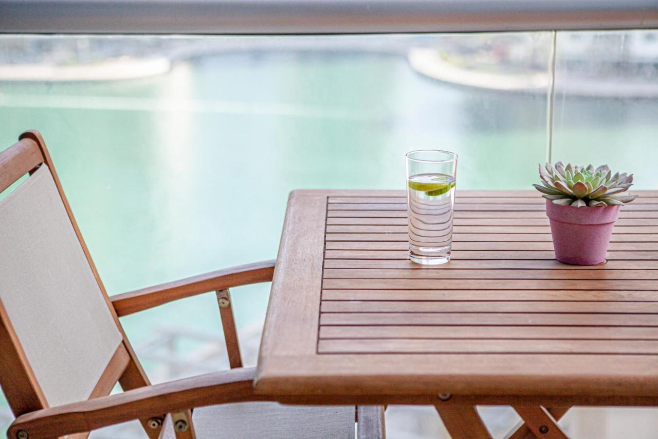Nasma Luxury Stays - Pastel-Colored Apt With Jaw-Dropping Marina Views Dubai Exteriör bild
