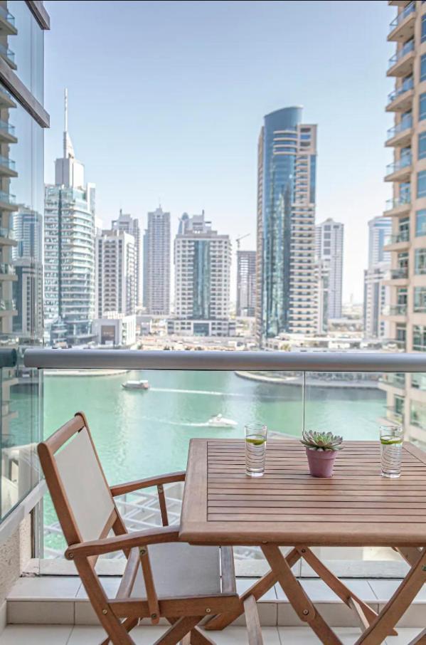 Nasma Luxury Stays - Pastel-Colored Apt With Jaw-Dropping Marina Views Dubai Exteriör bild